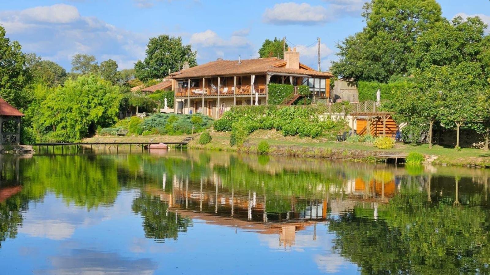 Lake Noble Saint-Germain-l'Aiguiller Buitenkant foto